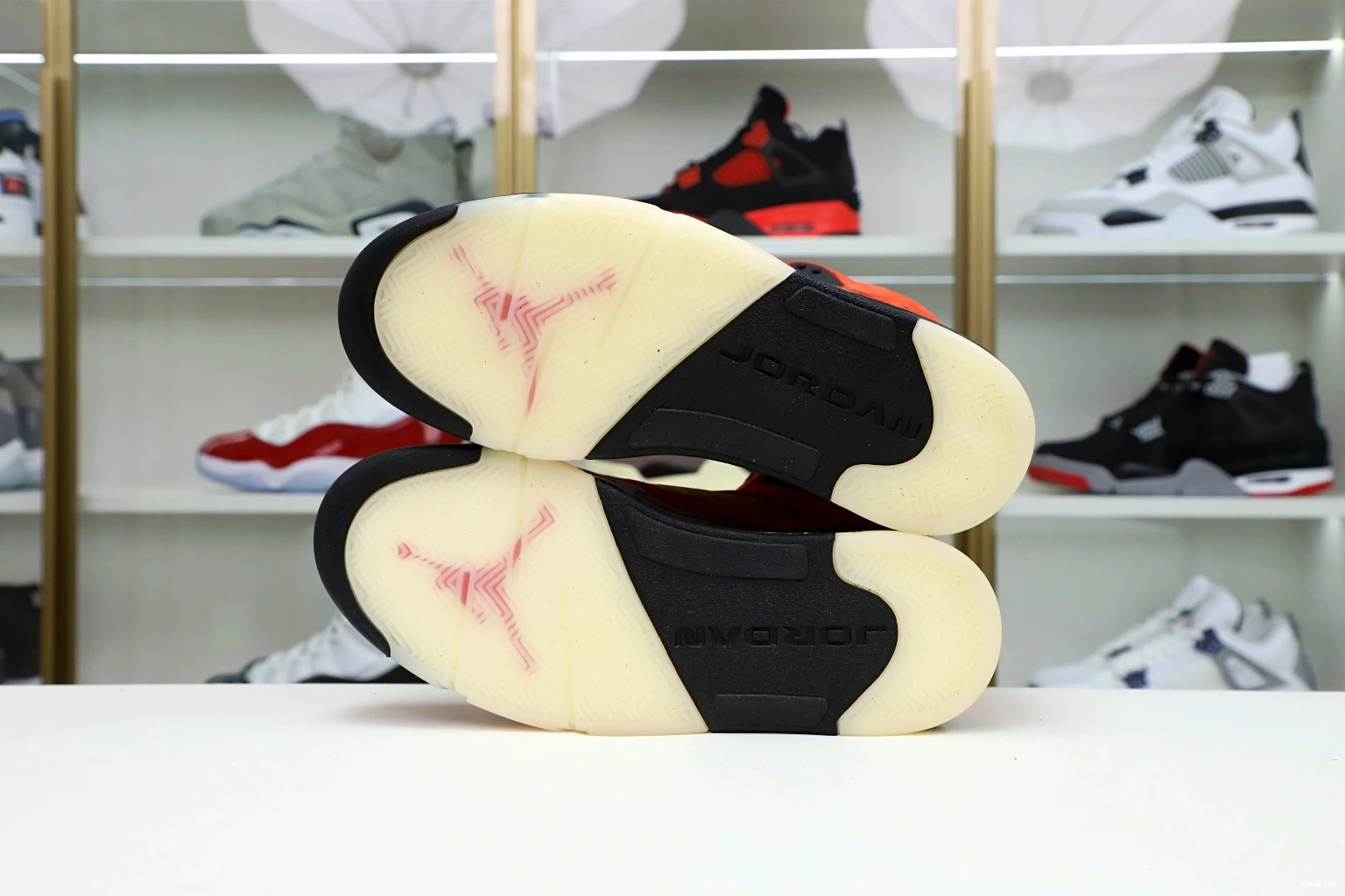Air on Jordan Women 